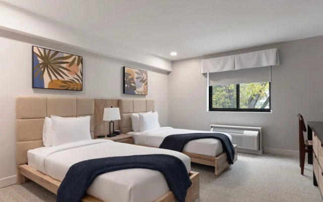 The Wave at Marblehead