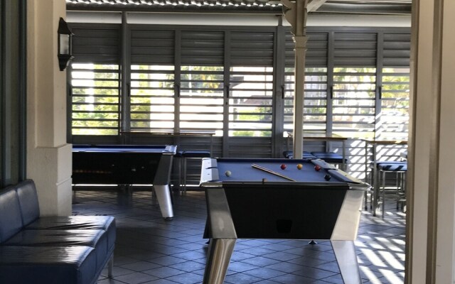 Grand Hotel Apartments Gold Coast by owner