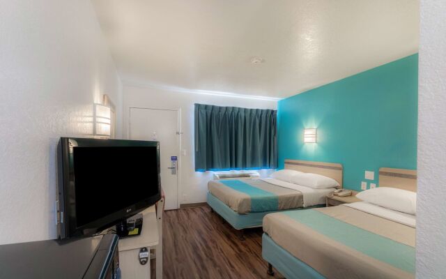 Motel 6 Del Rio, TX