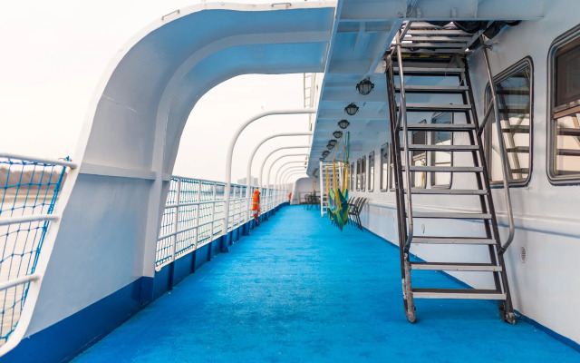 Fortuna Boat Hotel