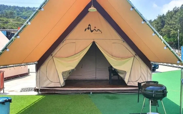 Goseong Bluebeach Pension&glamping