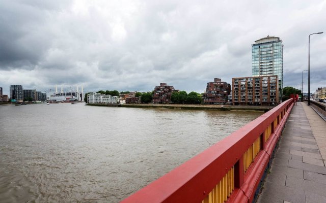Views of Vauxhall Bridge