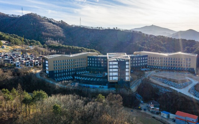 Ramada Hotel & Suites by Wyndham Gangwon Pyeongchang