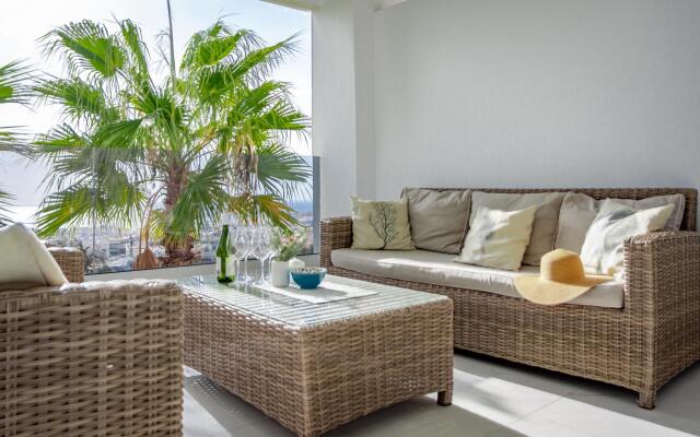 LAE9.1I- Apotel Estepona Hills by roomservices