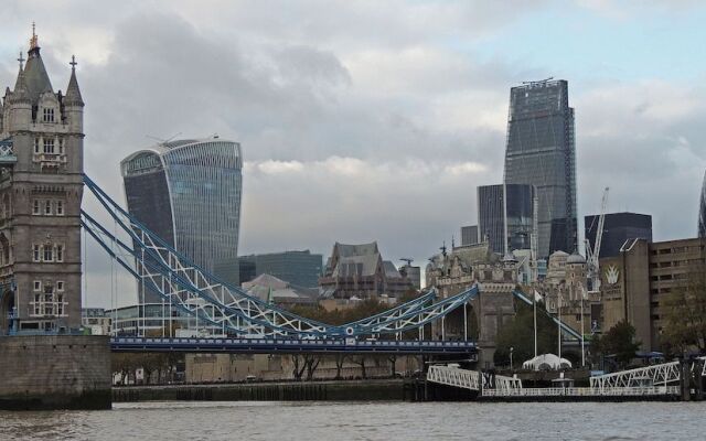 Tower Bridge City Apartments