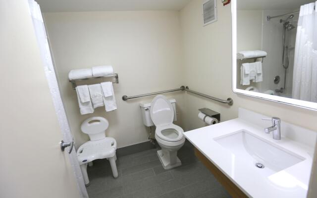 Holiday Inn Chicago North Shore by IHG