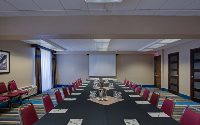 Four Points by Sheraton Point Edward Sarnia