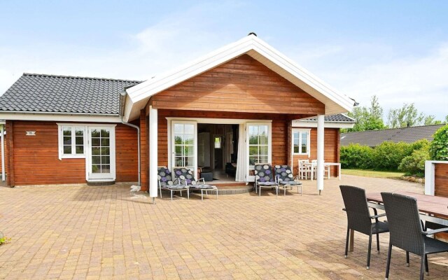 10 Person Holiday Home in Hemmet