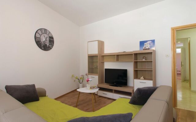 Nice Home in Zavalatica With Wifi and 2 Bedrooms
