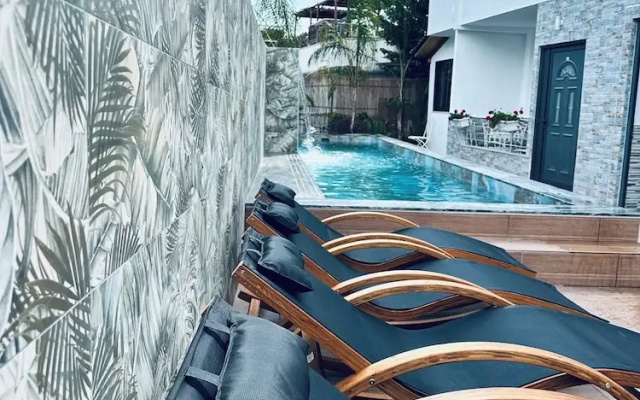 Ilio Boutique Swim Up Rooms