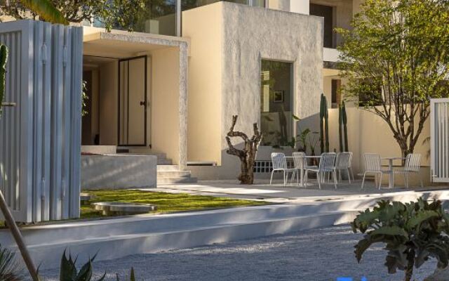 WHITEBALANCE Hotel Dali