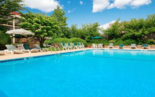 Holiday Inn Westbury - Long Island by IHG