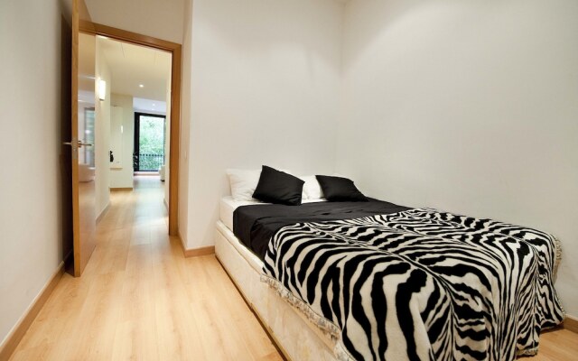 Roger de Lluria Design Aparments