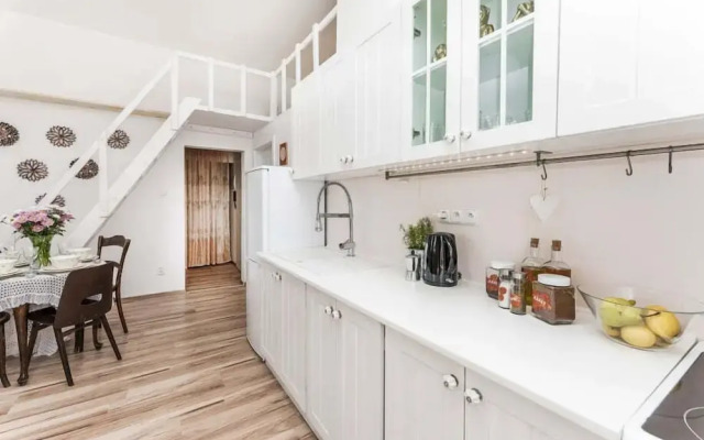 APT in Alb. nad Orlici by Michal&Friends