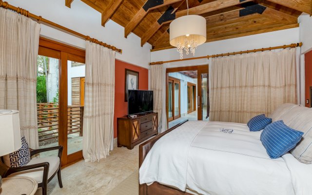 Luxury Villa at Cap Cana Resort - Chef Maid Butler and Golf Cart are Included