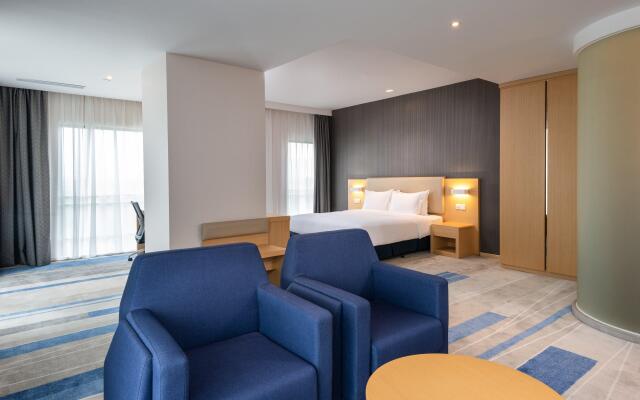 Holiday Inn Express Shanghai Pujiang, an IHG Hotel