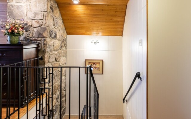 Smoky Mountains 5br 5ba Poolside Chalet