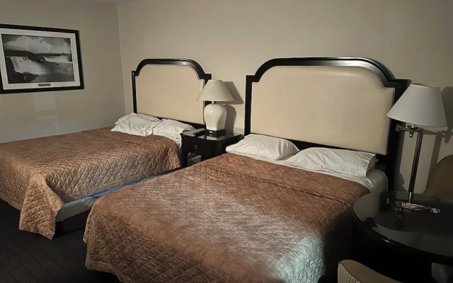 Rainbow Motor Inn - By the Falls