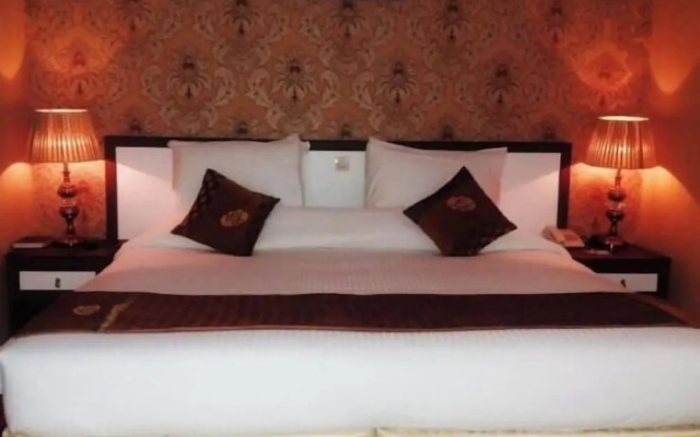 HOTEL DE SILVER BOTIQUE KiGALi