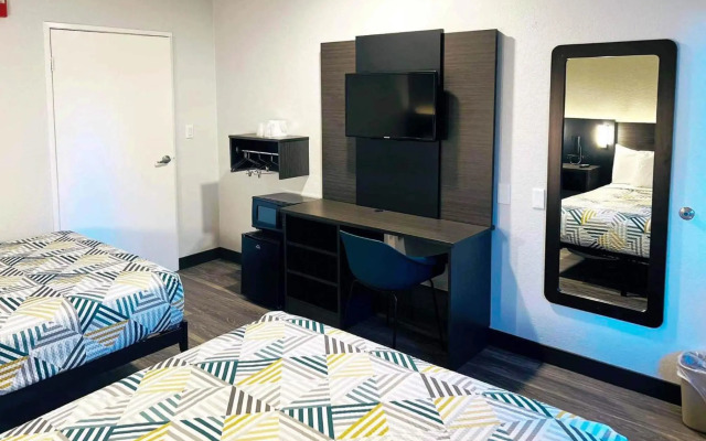 Motel 6 Marina, CA - Monterey