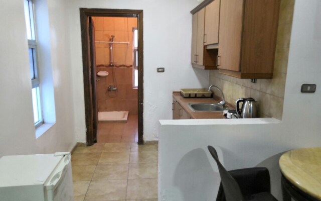 Amnah Apartments