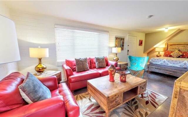 Purple Sage Flats #6 1 Bedroom Apts