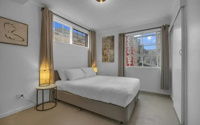 Central 1-bed Adelaide Apartment With Balcony