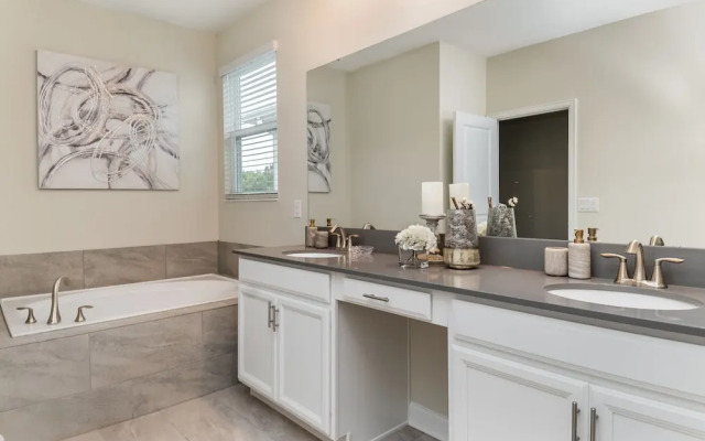 Villa W/private Pool &themed Rooms, Near Disney!