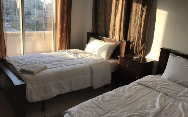 Signature Suite -Al Zahra Towers-