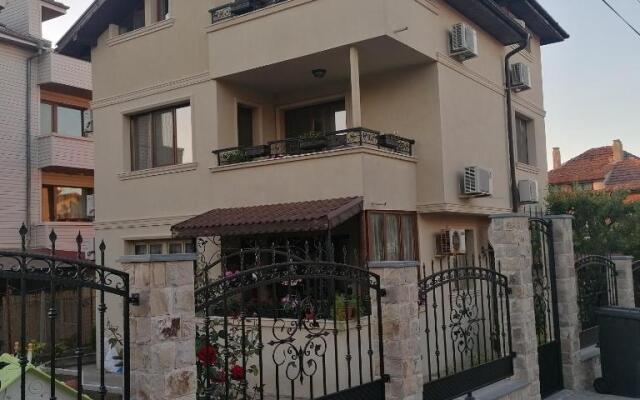 Apartment Dona