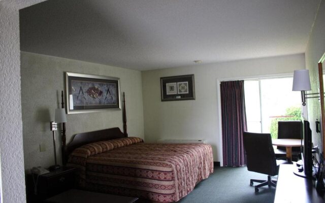 Hometown  Inn