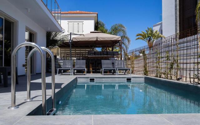 No.7 Athena Beach Villa, Pernera