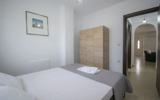 Violeta Apartment by Rentalspro