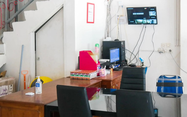 RedDoorz At Losari Area 3