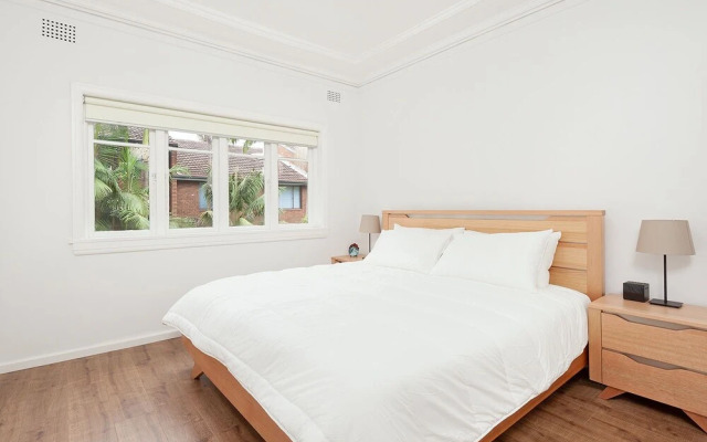 Newly Renovated Apt Close to CBD Unit 2