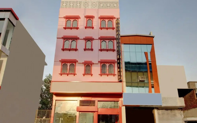 OYO 44366 Webmienz Hotel