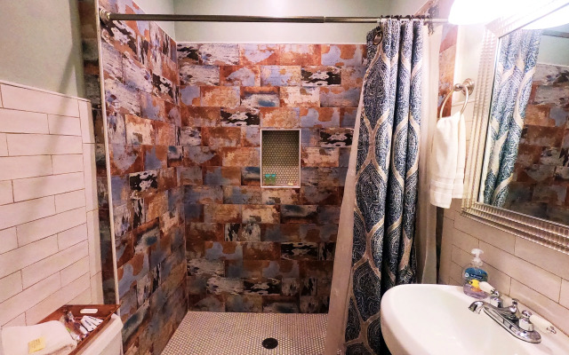 Madame Isabelle's House In New Orleans - Hostel