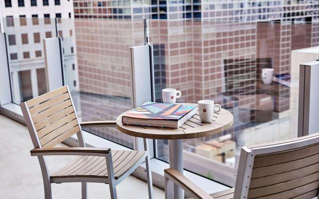 The Art Hotel Denver, Curio Collection by Hilton