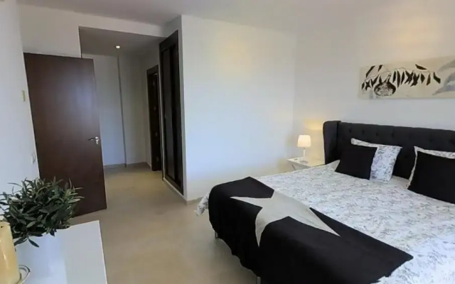 Beautiful Penthouse Near Beach
