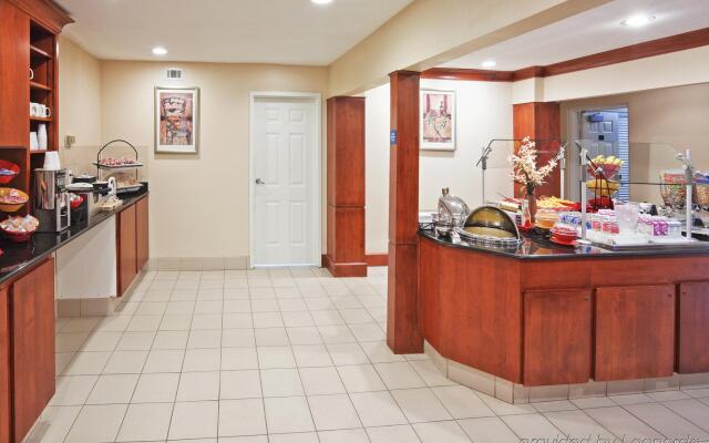 Staybridge Suites Dallas-Addison Hotel