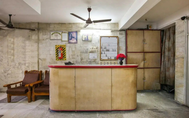 Spot On 701306 Annai Guest House