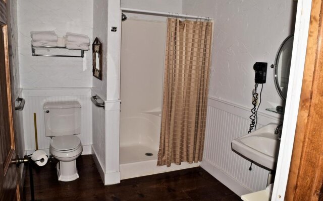 The Overlook Inn Bed and Breakfast