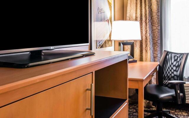 Quality Inn & Suites Warren - Detroit