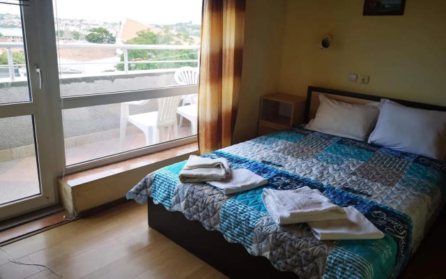 Guest House Petrovi