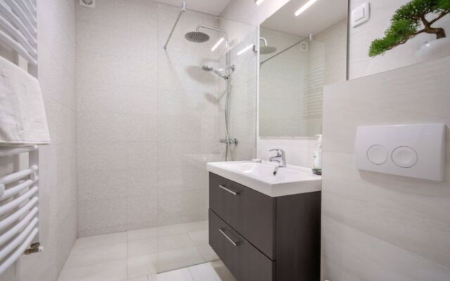 Apartment Damir Tampere 25135