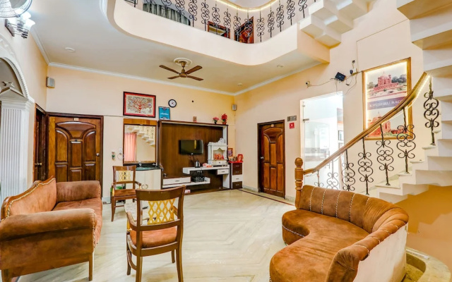 Fabhotel Raka Inn