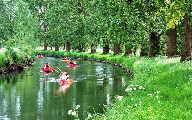 Sport - und Tagungshotel De Poort