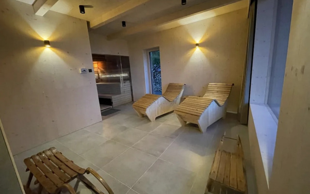 Holiday Home in Roprachtice With Sauna & Jacuzzi
