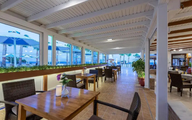 Mammis Beach Hotel