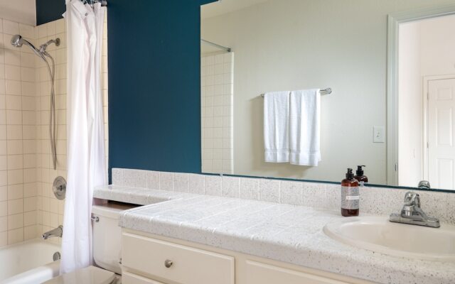 WanderJaunt | Emerald St Townhomes